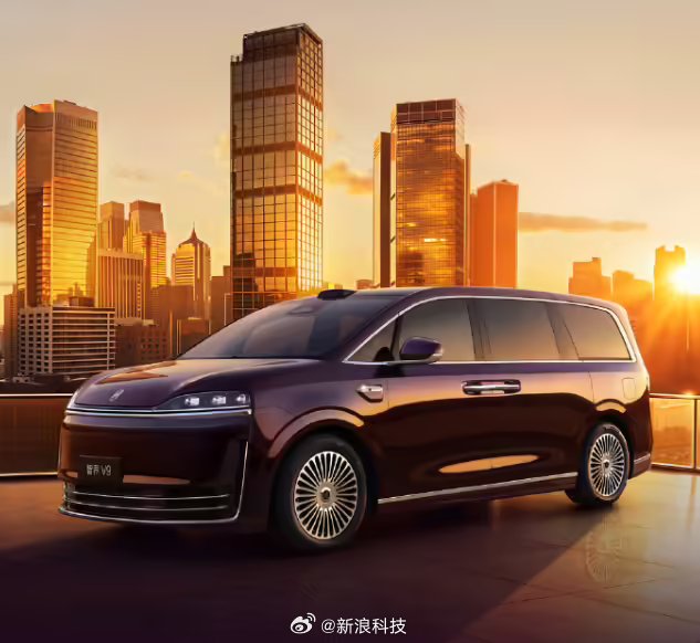 赵长江称智界2030年目标百万销量，将推旗舰MPV及大型SUV