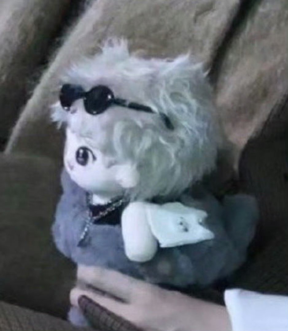 丁程鑫张真源给刘耀文棉花娃娃喂水