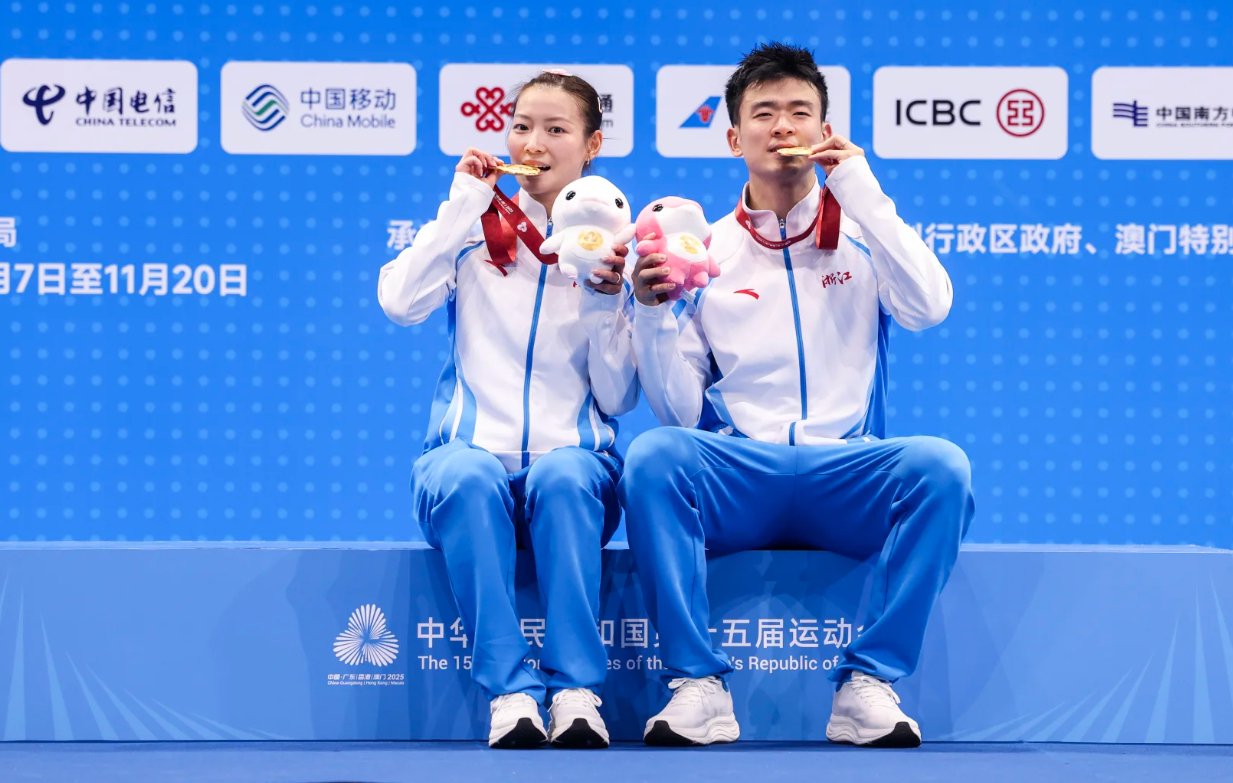 郑思维黄雅琼全运会混双夺冠，黄雅琼发文致谢团队