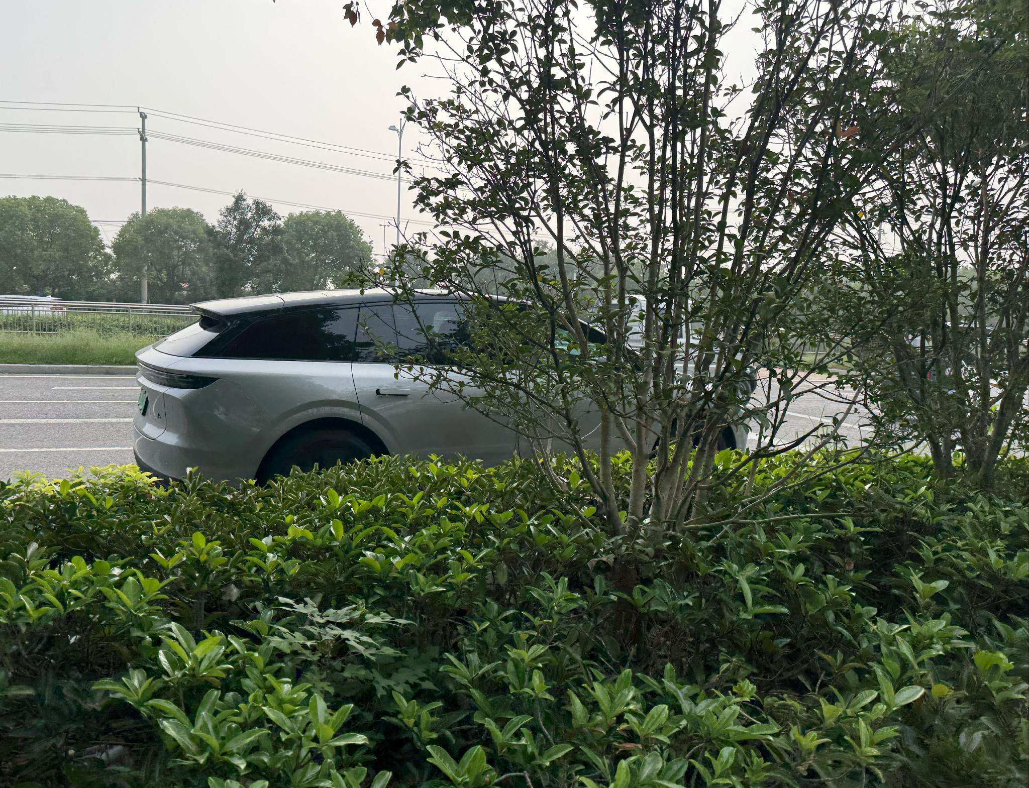 十一假期小县城发布理想L6、奥迪两款新车