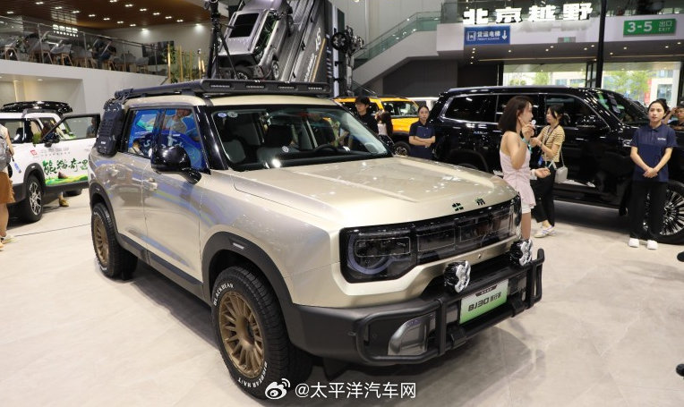 北京越野BJ30旅行家成都车展预售，10.29万起售7座越野SUV