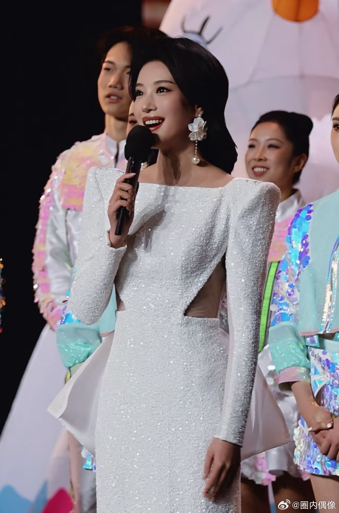 山东春晚彭文馨曹芷嘉黄凯孙悦亮相，国泰民安脸惊艳全场