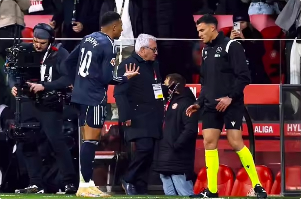 队报：姆巴佩辱骂裁判未受罚，因非比赛时段言论未入报告