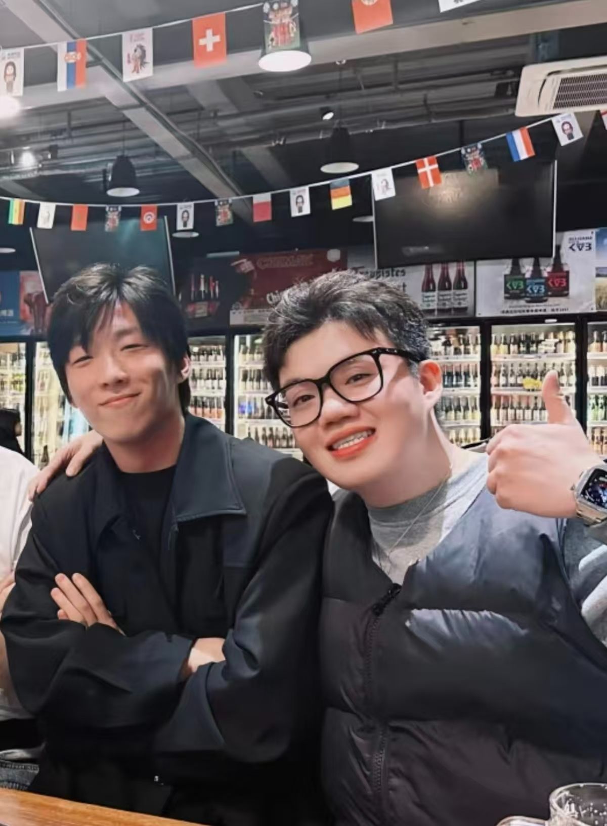 酷滕天放同款问界M7亮相，零重力座椅与华为智驾引关注