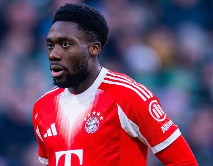 拜仁官方确认阿方索-戴维斯右大腿肌纤维撕裂将缺阵