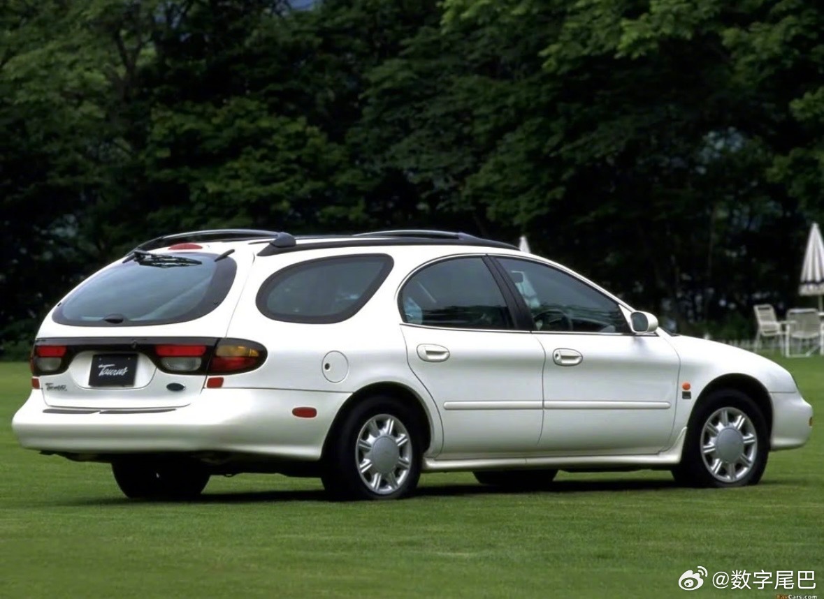 旅行车二排后备箱空间大但造型引争议