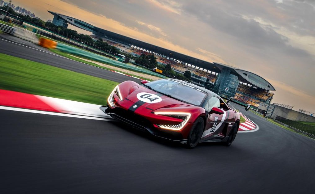 仰望U9X以496km/h极速刷新全国赛道纪录