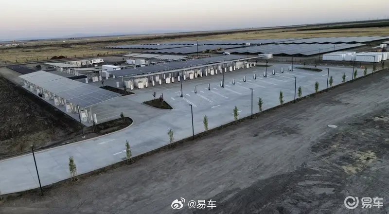 特斯拉全球最大超级充电站投运，168桩全离网运行