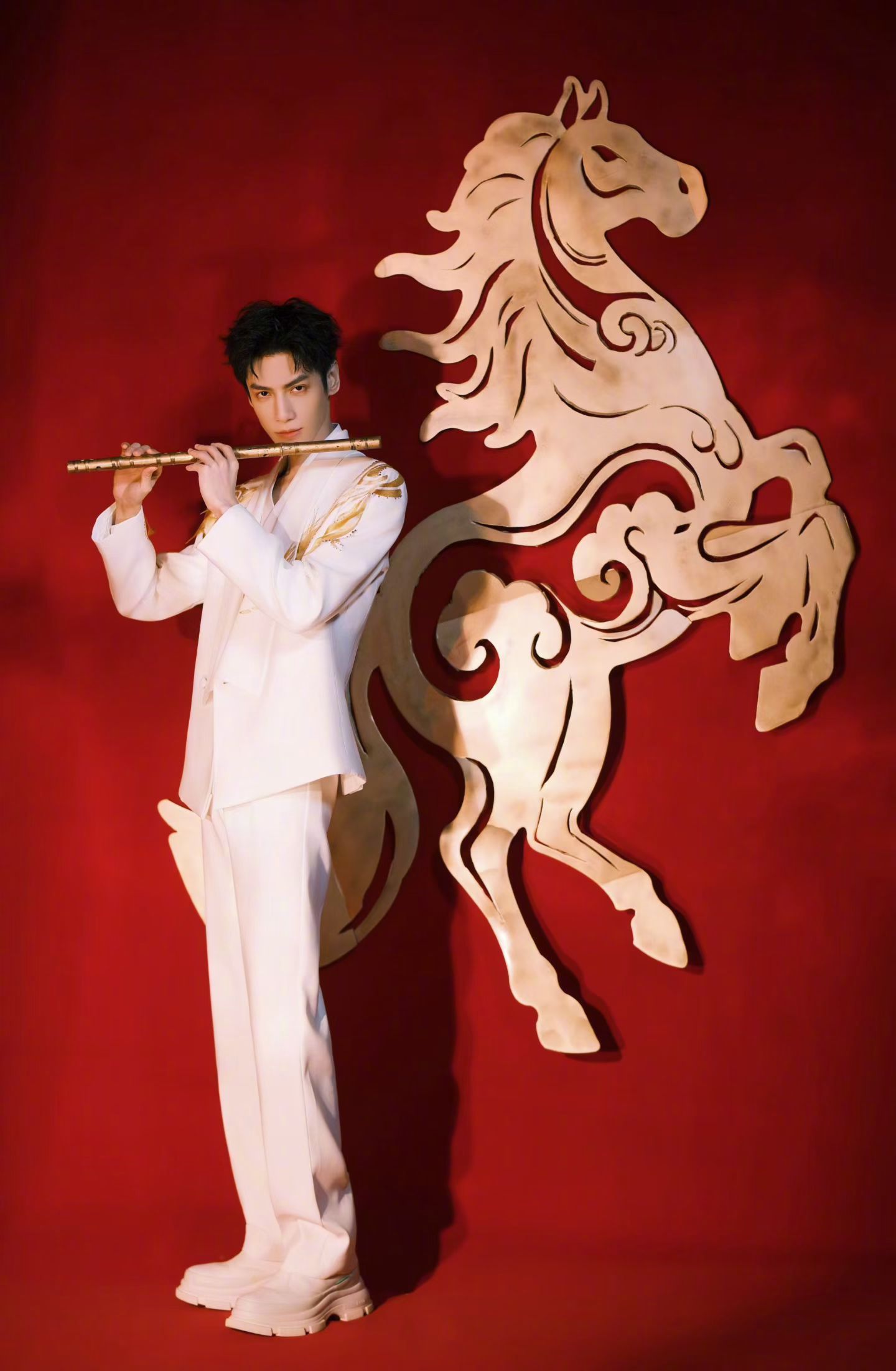 罗云熙首登央视马年春晚舞台