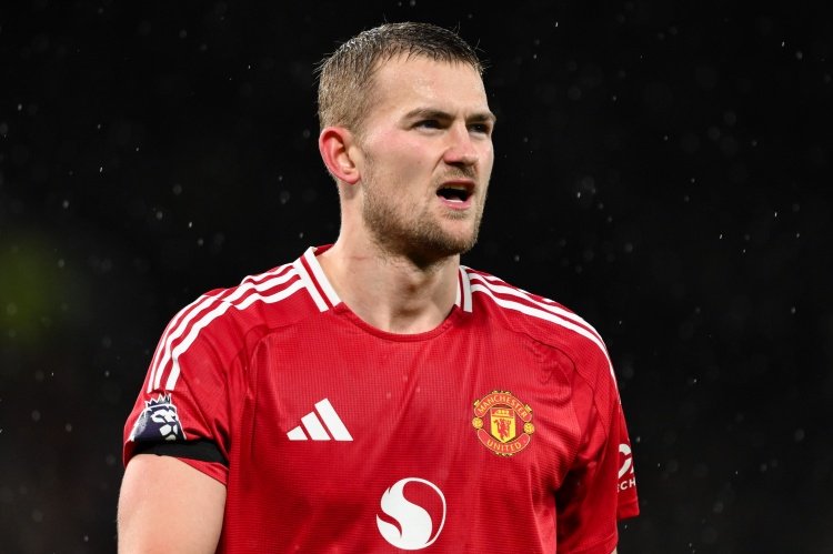 德里赫特赛季首战表现获得认可 有望占据主力位置