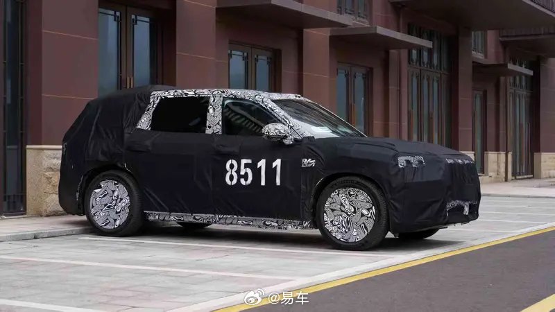 极氪8X路试谍照曝光，起售价预计40万明年一季度亮相