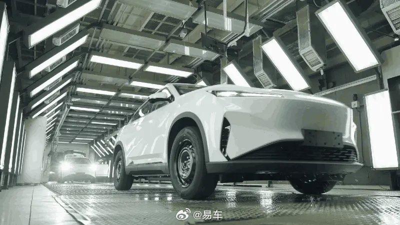 东风风神SKY EV01下线，首搭独立北斗定位系统