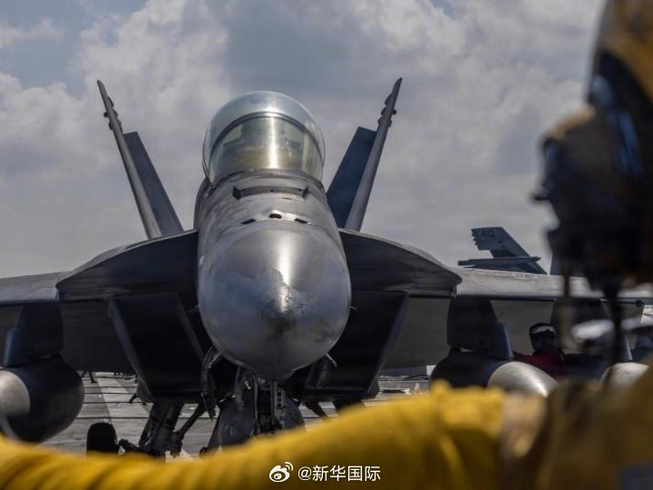 美军称击落伊朗无人机并护送遭逼近油轮