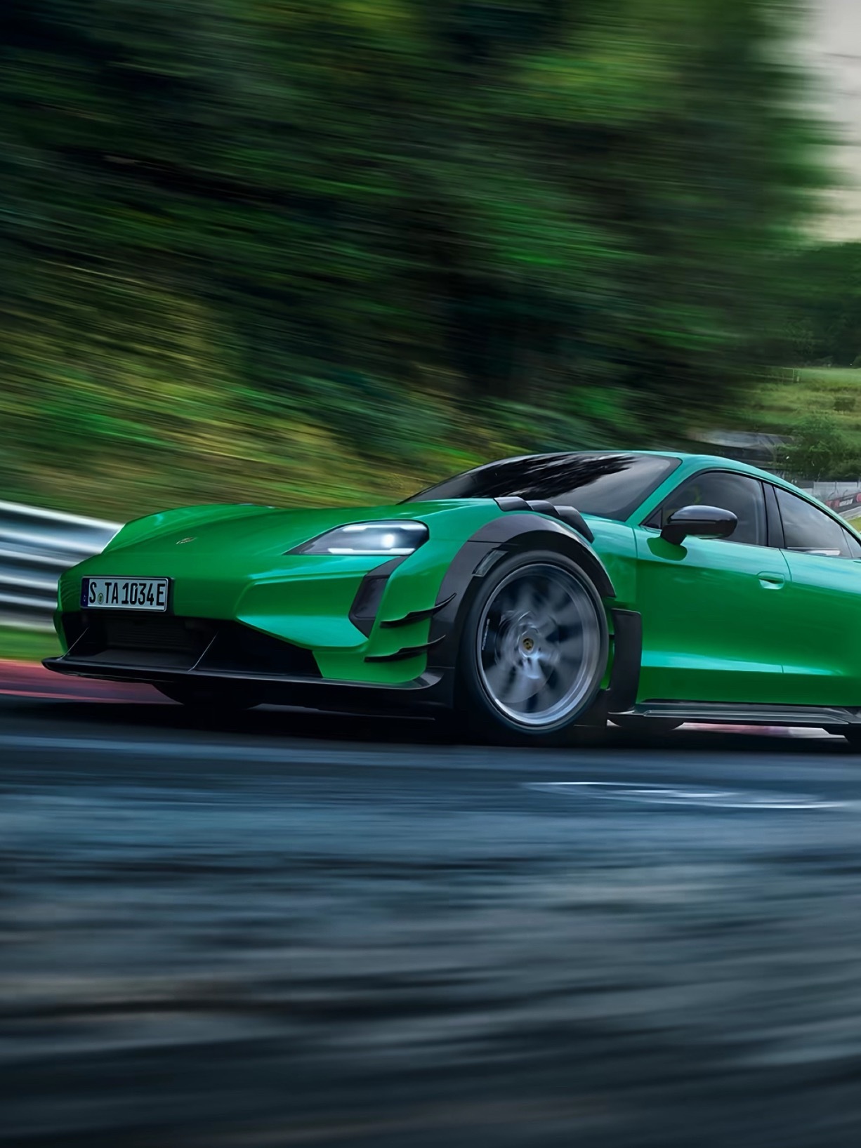 保时捷Taycan Turbo GT以6分55秒再夺纽北最速电车称号