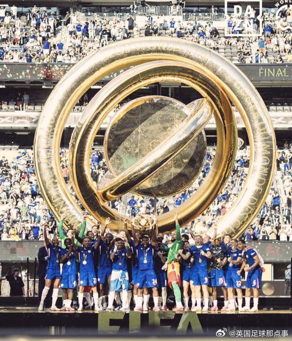 巴黎圣日耳曼队击败弗拉门戈队夺得洲际杯，成就年度六冠王伟业