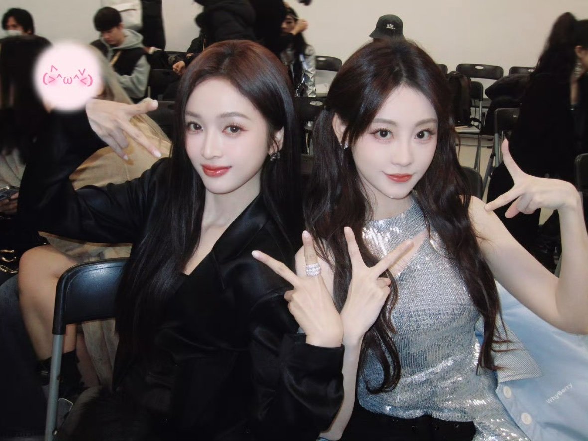 祝绪丹晒与吴宣仪合照