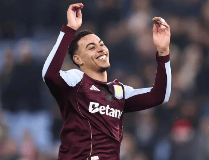 豪取十连胜逼近榜首，阿斯顿维拉的极限挑战是魔鬼赛程还是冠军之心？