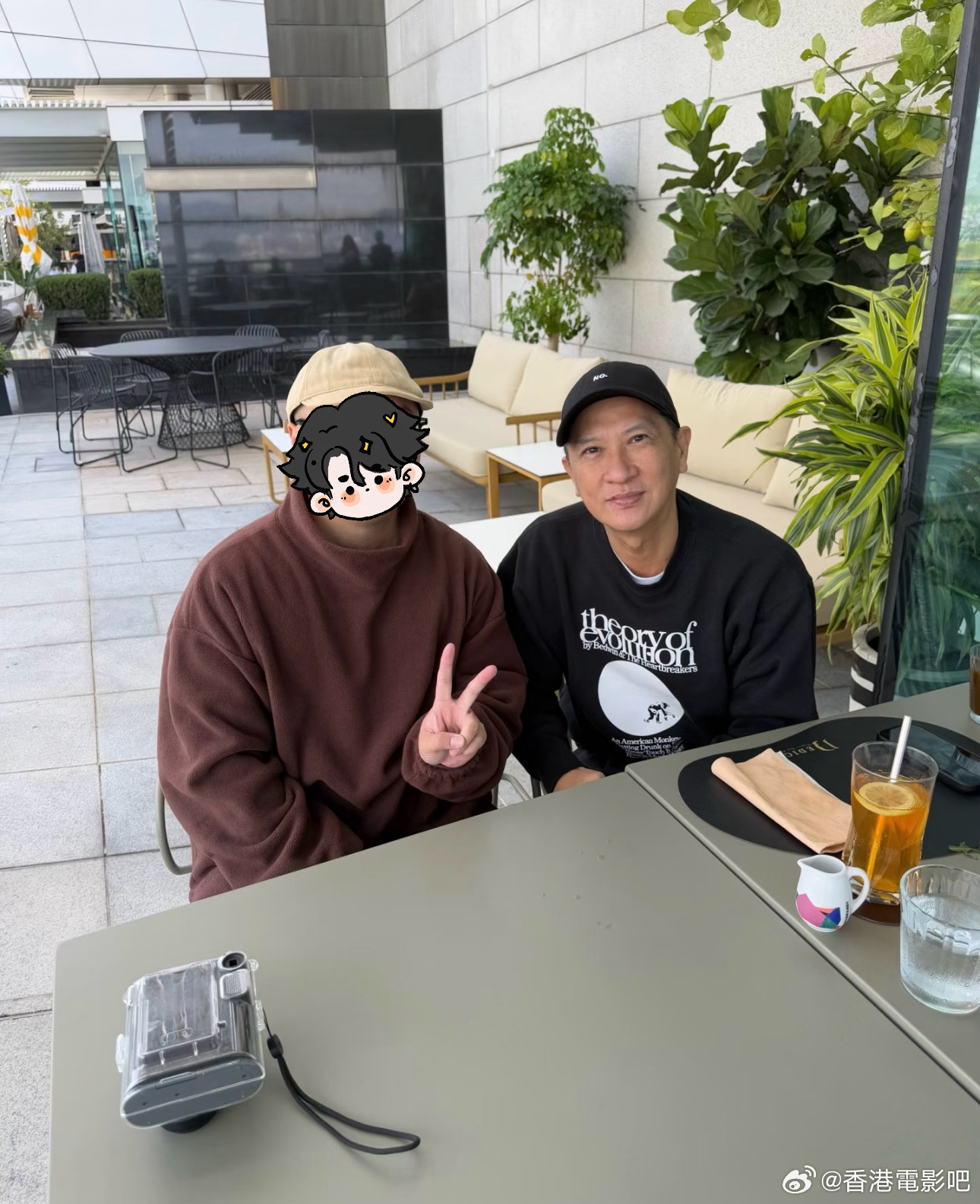 张家辉生日与友人聚餐庆生