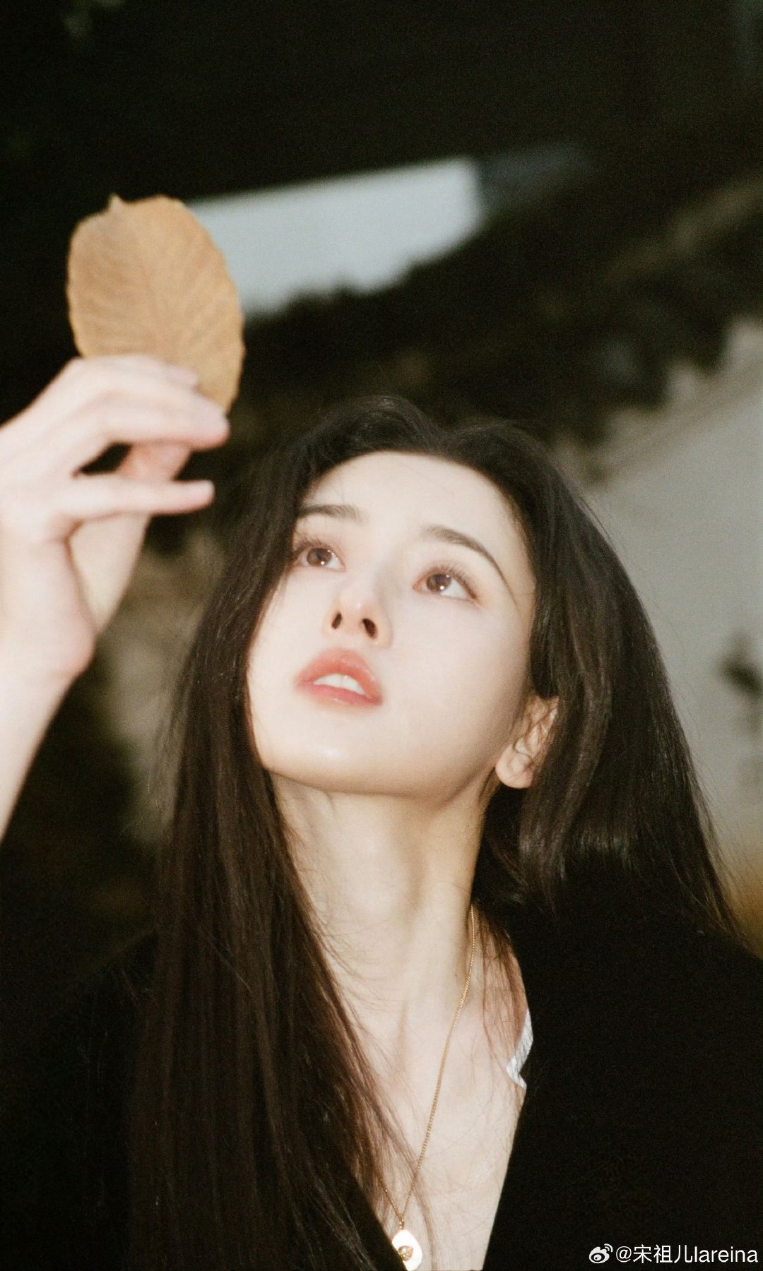 宋祖儿发布日落前见面邀约