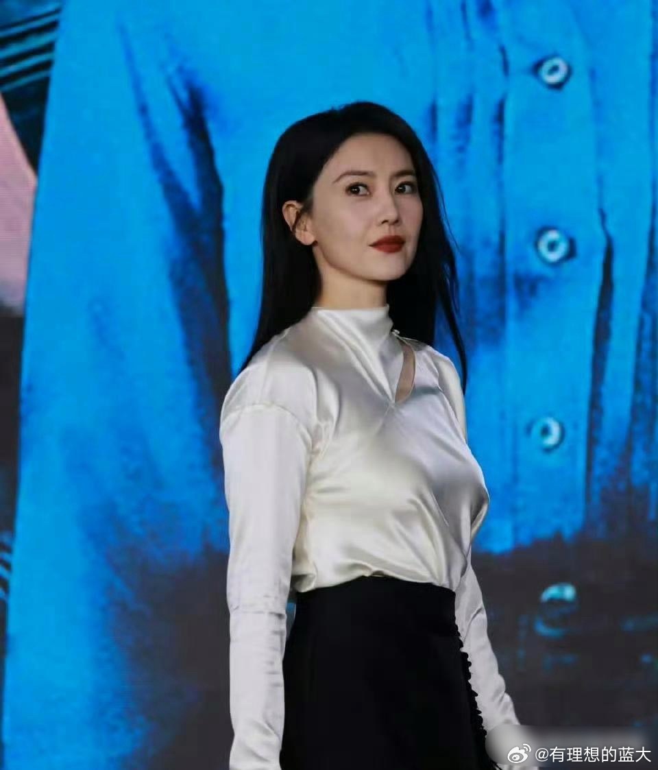 高圆圆45岁生日状态佳