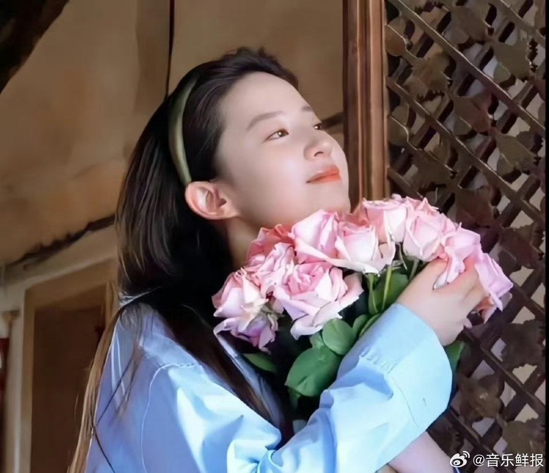 华策筹备《去有风的地方》第二季，刘亦菲李现档期协调中