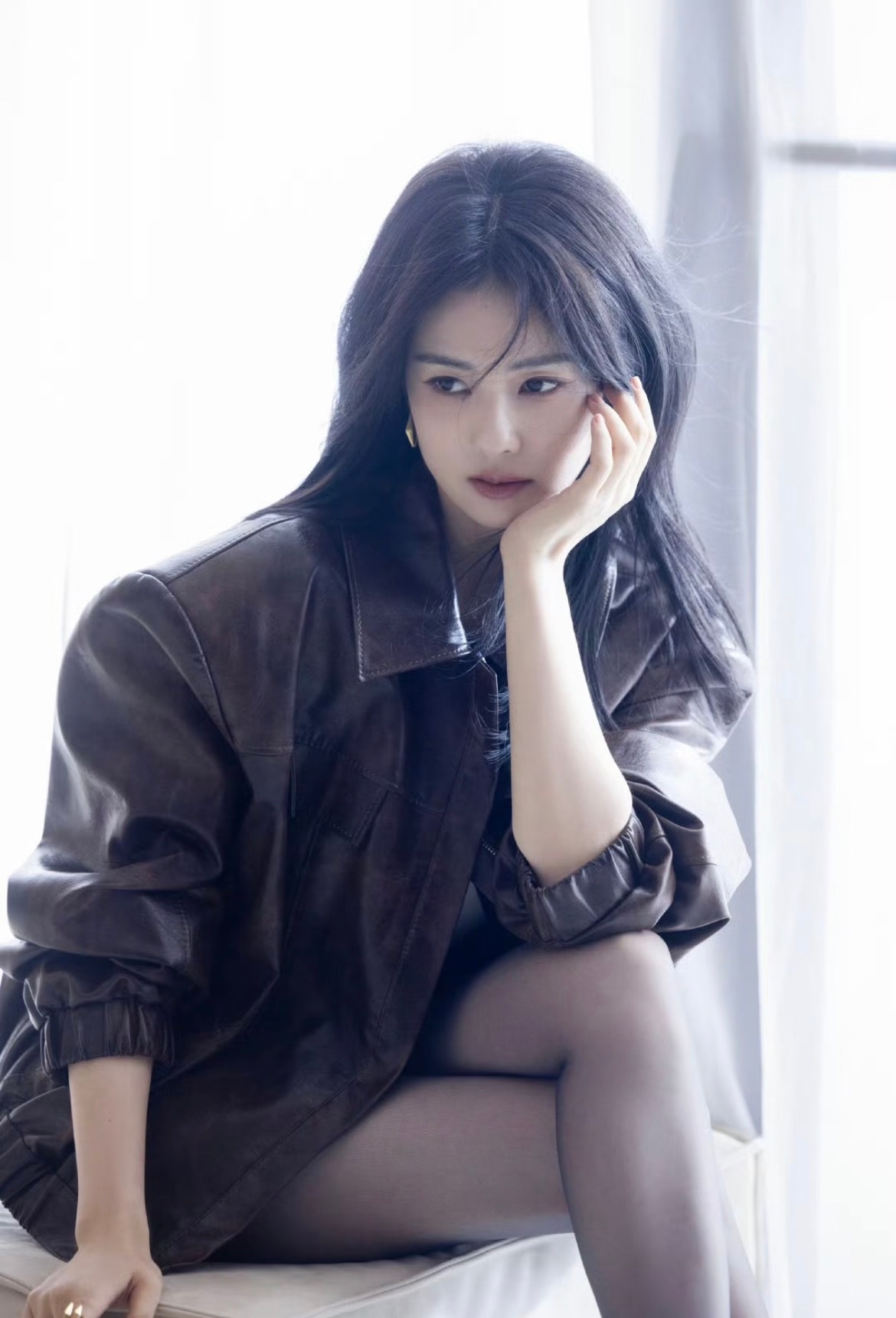 白鹿王鹤棣等15位明星皮衣造型合集