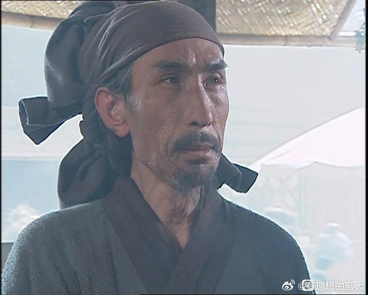 两版水浒传朱贵对比，98版老谋深算，11版像卖皮草