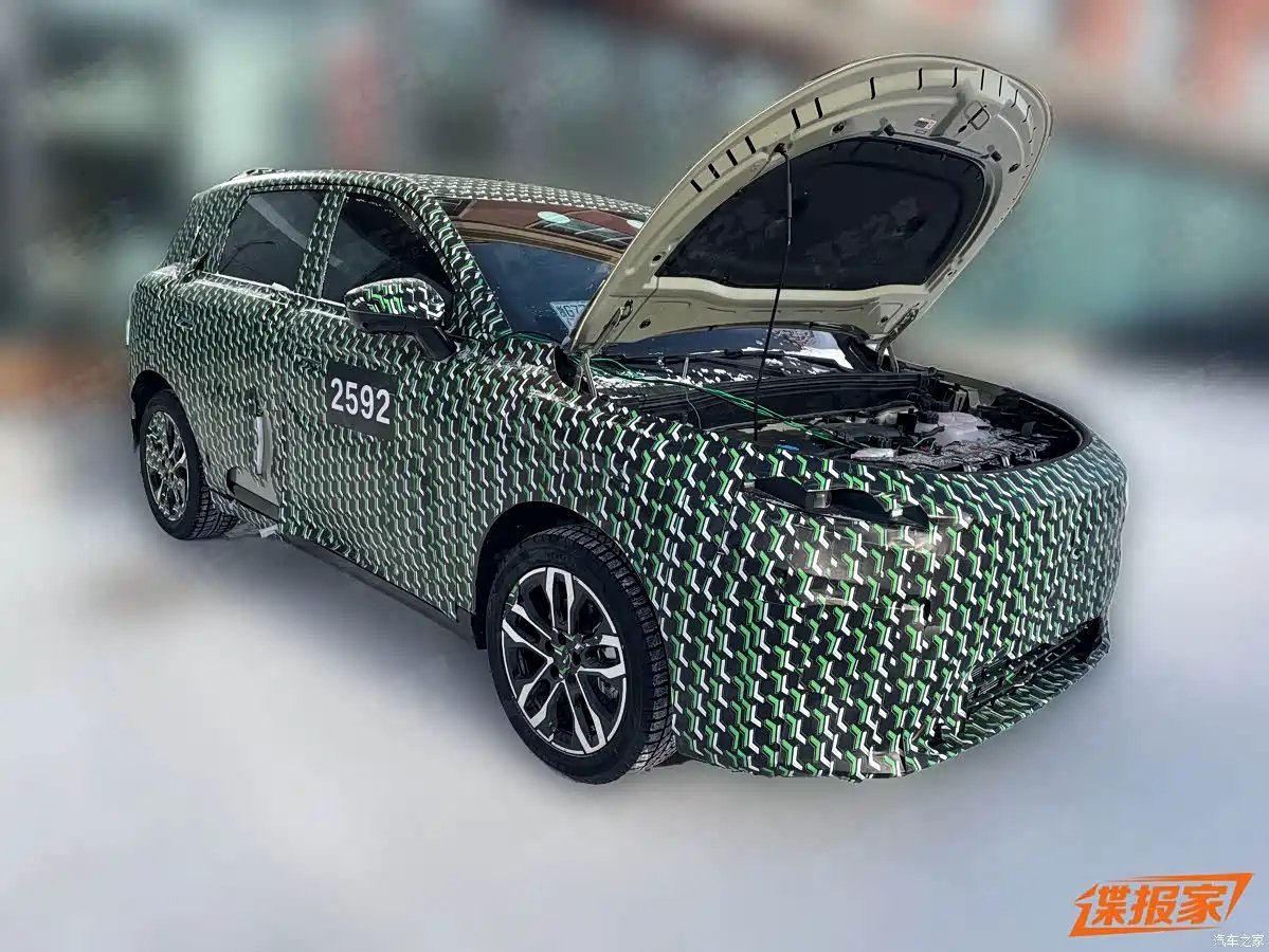 一汽零跑合作首款车型谍照曝光，预计年内发布