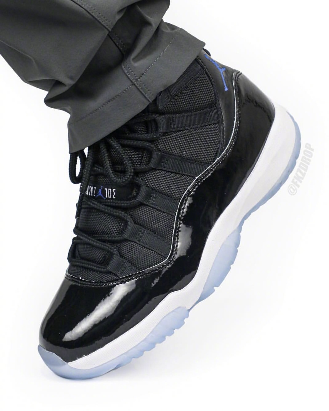 AJ11 Space Jam年末复刻上市，漆皮引关注