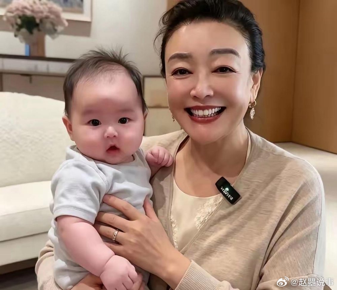 张兰带儿媳马筱梅出席高端宴会，马筱梅改口不再管前妻子女