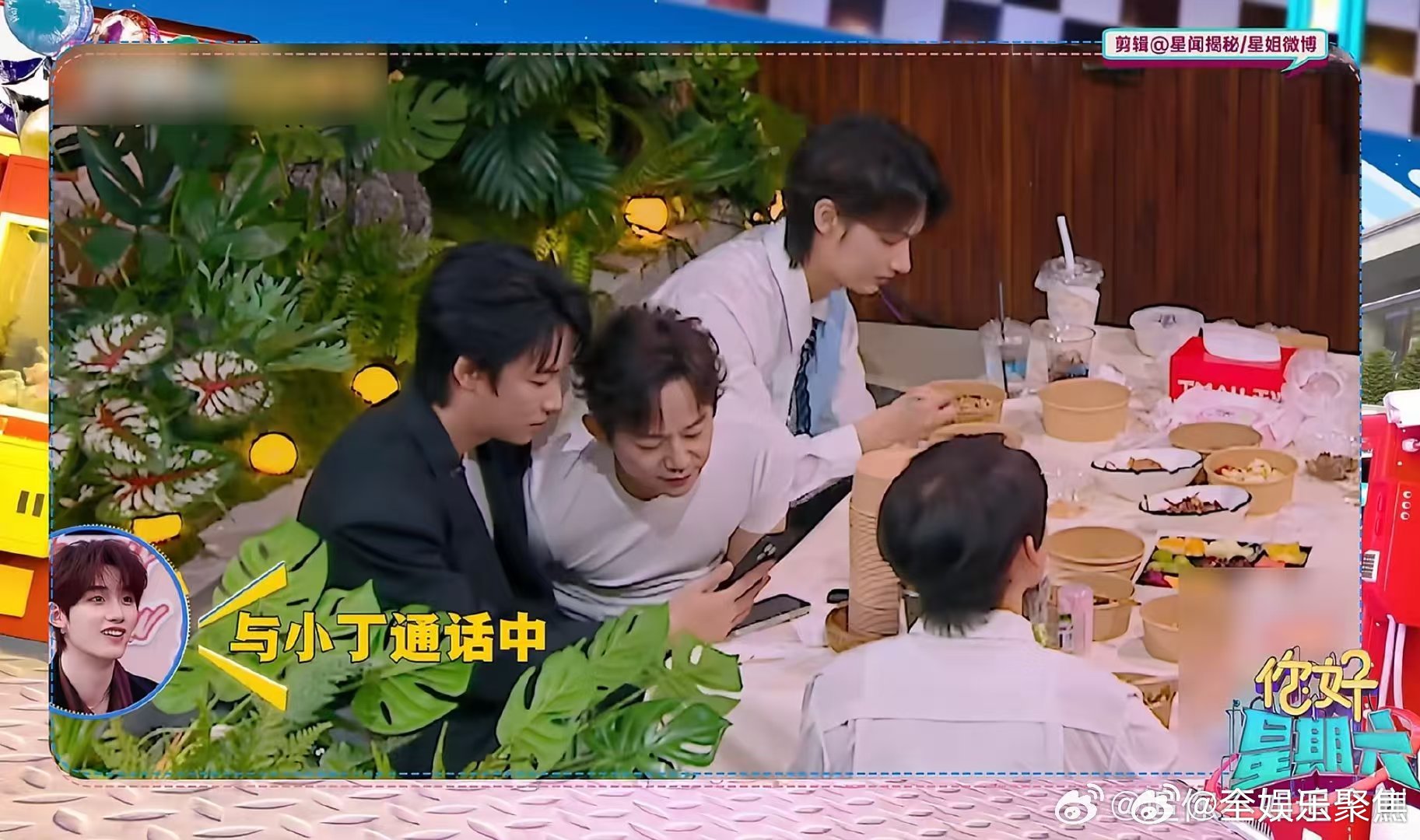 丁程鑫贴脸李小冉合唱心愿便利贴,何炅趣味打趣