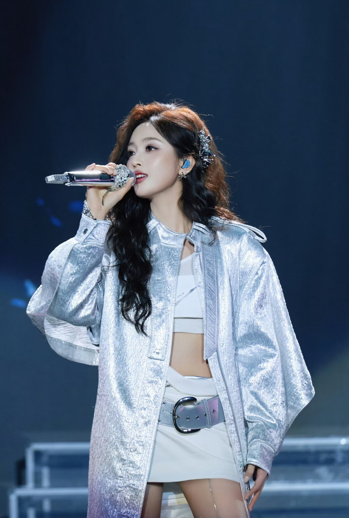 吴宣仪宋茜等15位明星银色穿搭气场全开