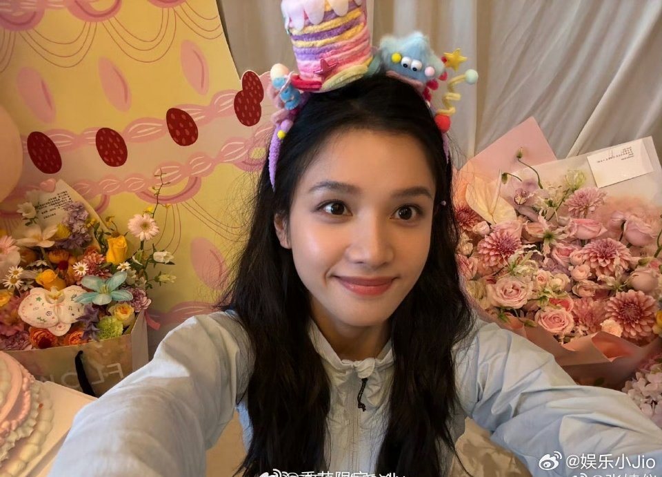 腾讯都市剧《人间暖阳》开播，张婧仪饰新人王小彤与前辈陶砚瓦共成长