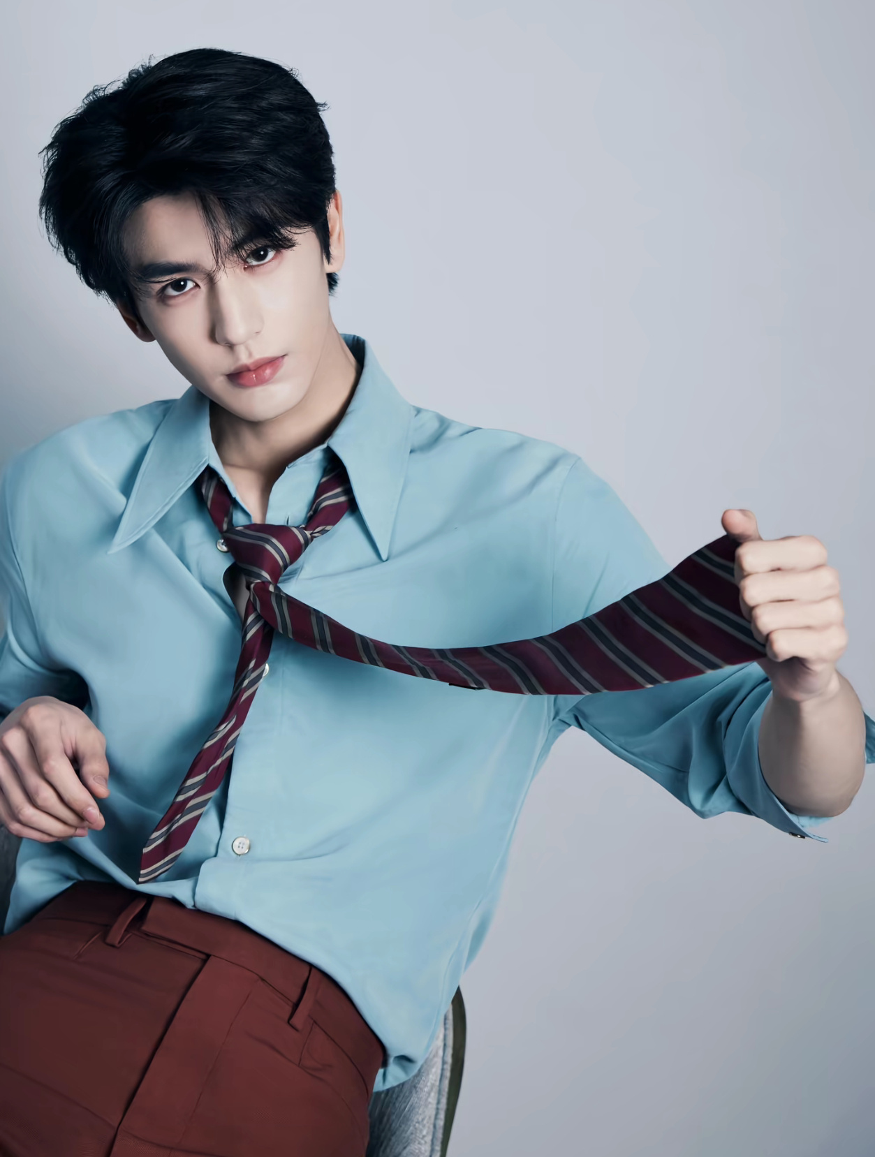 张凌赫王楚然跨年演唱会同台发糖