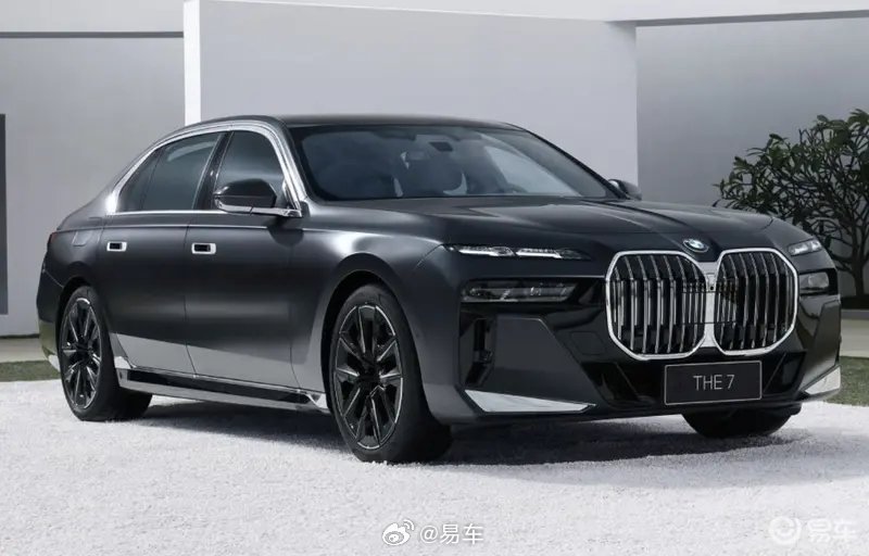 2026款宝马7系上市，标配智能配置售价91.9万元起
