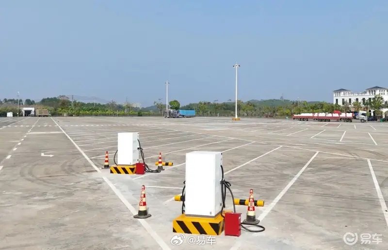 广西首座高速重卡超充站投运，10分钟补能400公里