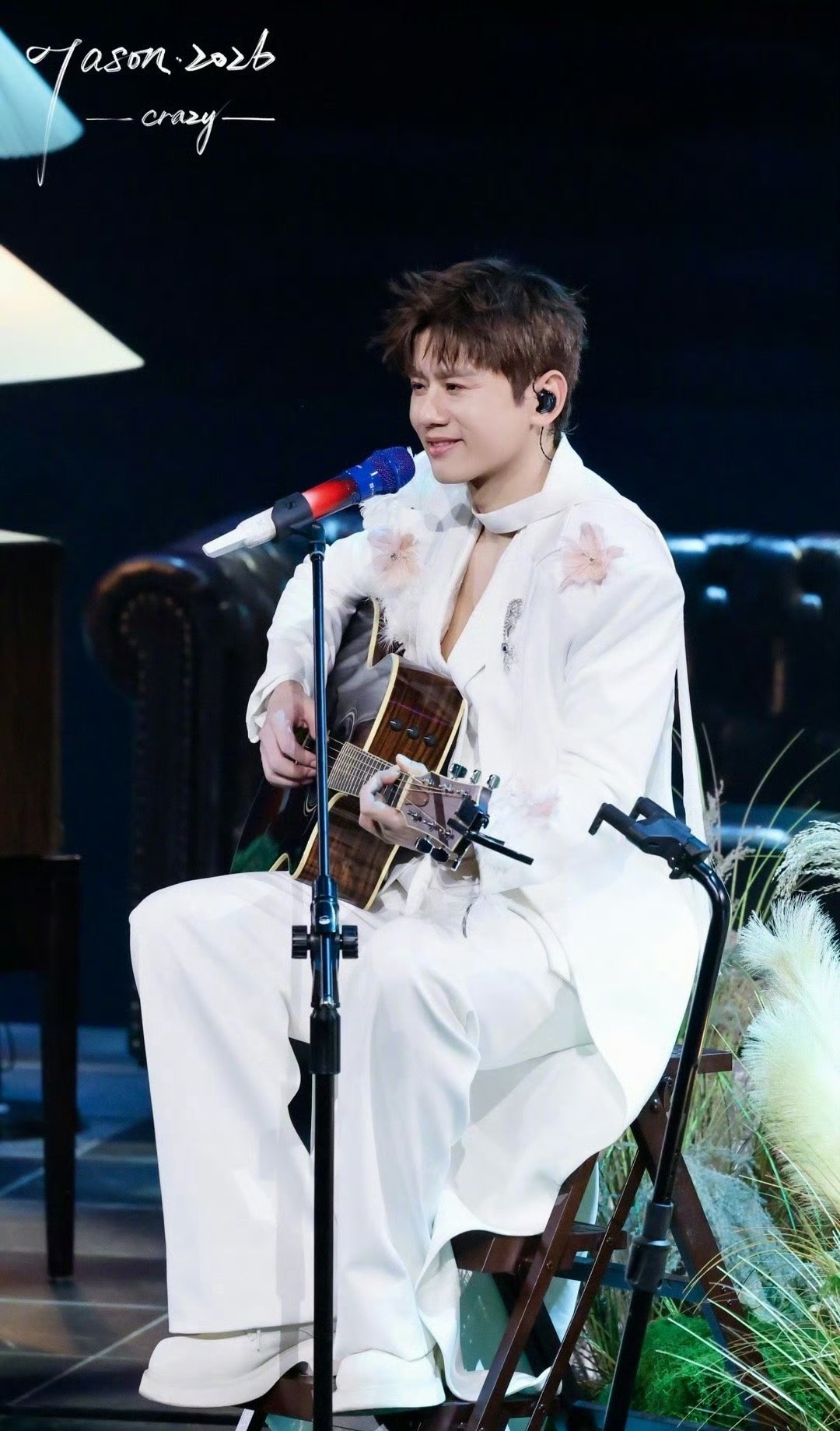 张杰成都演唱会唱《树呢》落泪，歌曲承载对爷爷思念