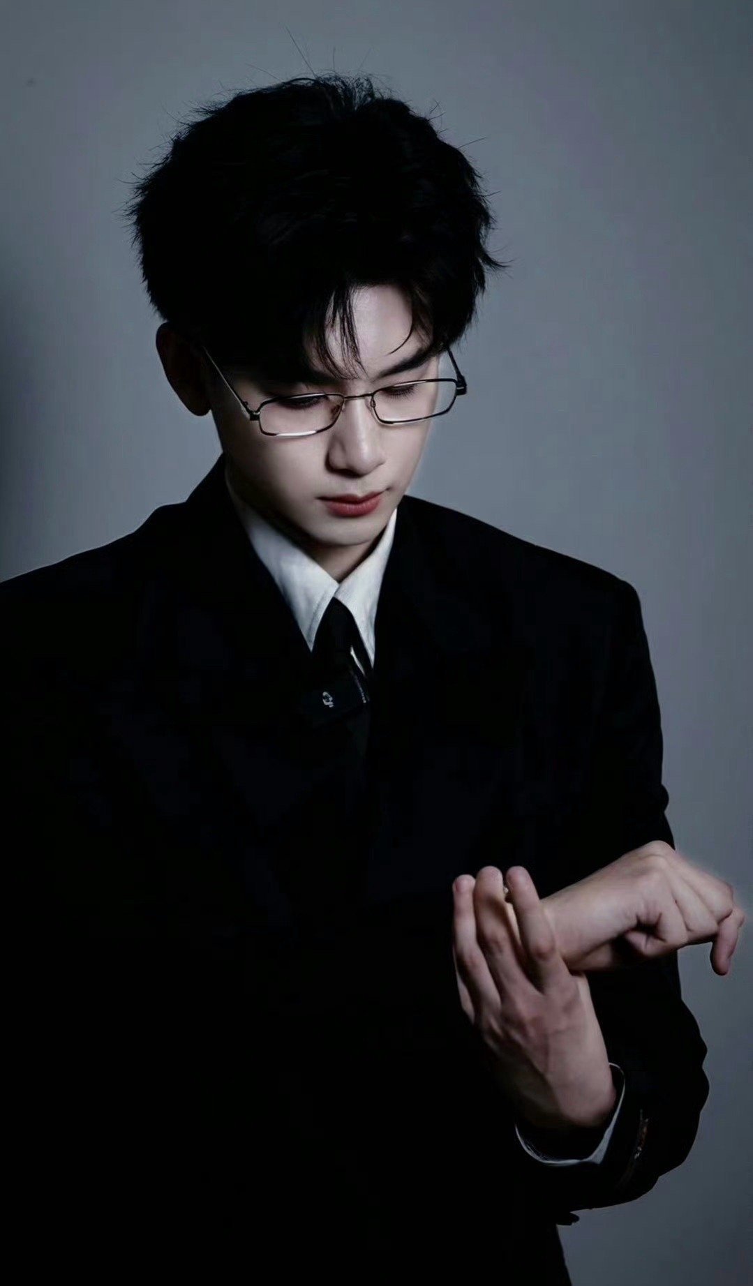 胡先煦专注演技磨砺不困于童星标签