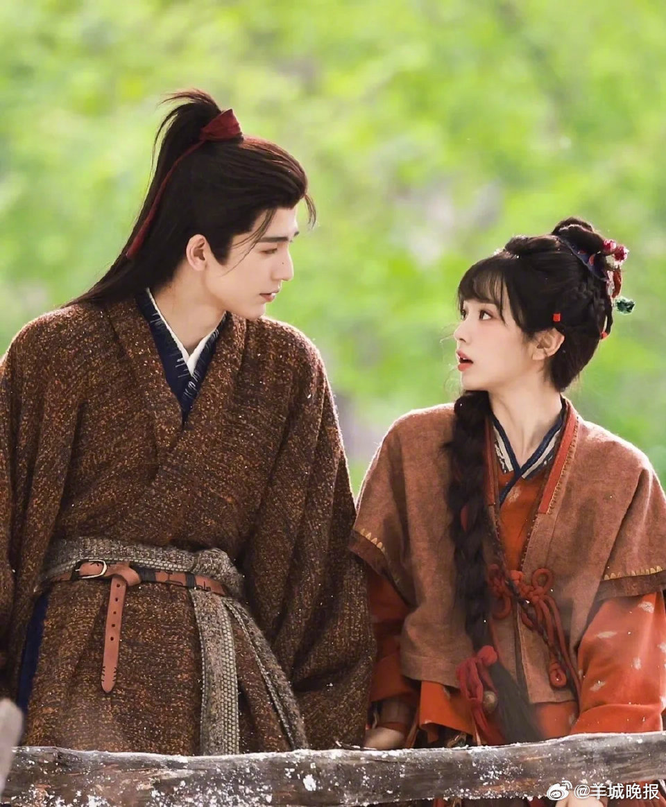 张凌赫田曦薇等古偶CP引热议，哪对让你意难平