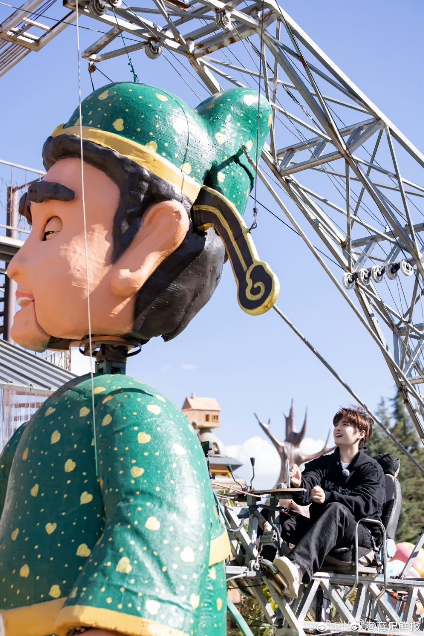 张远笑称与财神并肩，活多拿捏财神