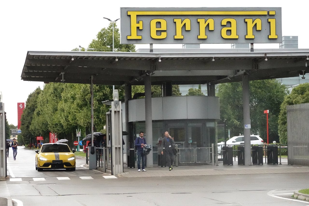 中国新能源车出口量翻倍，小米SU7 Ultra刷新纽北纪录