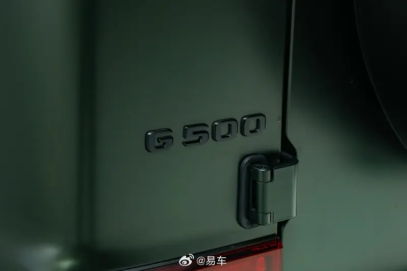 奔驰G级敞篷版预告图发布，或亮相2025慕尼黑车展