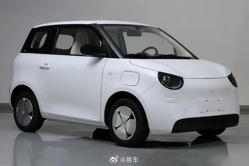 埃尚汽车首款量产车A100C下线，定位纯电微型车