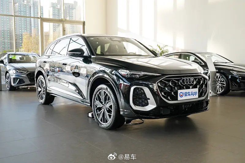一汽奥迪全新Q5L实车到店，12月上市搭载2.0T动力