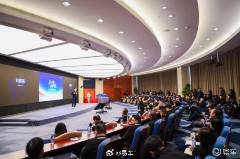 启境汽车首批百强经销商签约，首款车2026年6月交付