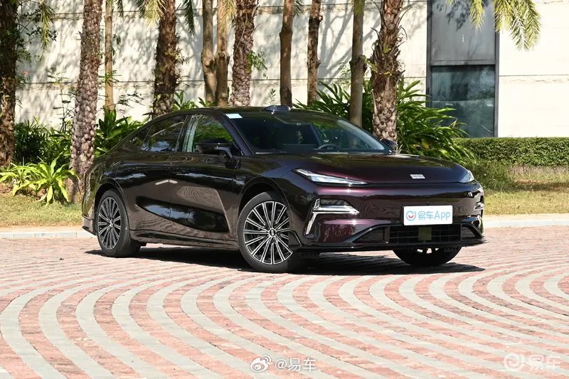 吉利银河星耀8远航家上市，限时价12.98万元起