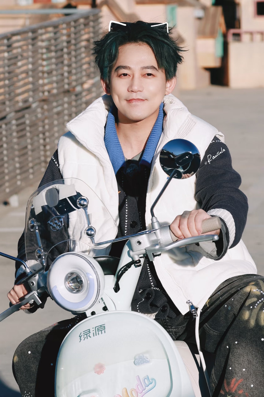 陈小春苏醒0帧起演速度与激情