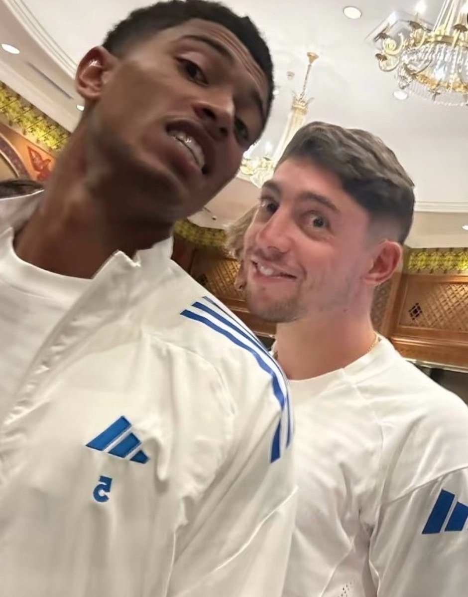 巴尔韦德欧冠赛场展现幽默一面