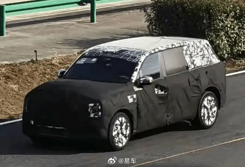 尊界全新SUV路试谍照曝光，2026年对标揽胜劳斯莱斯