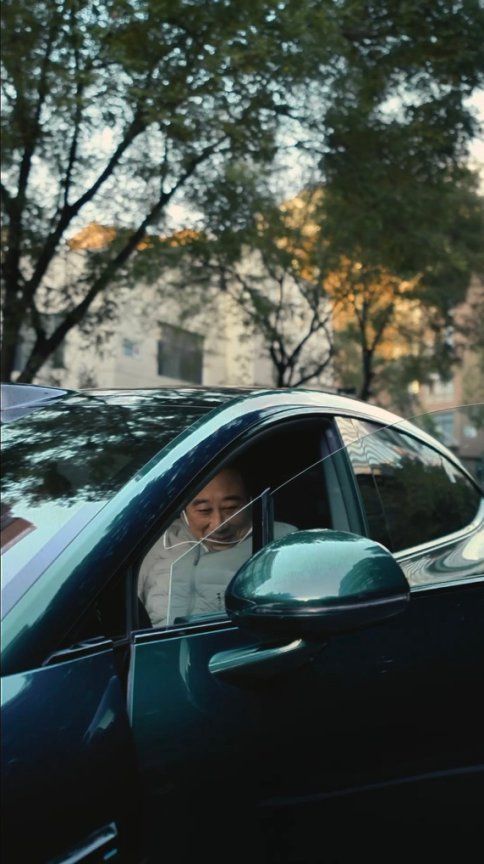 冯巩儿子下定智界R7，新车上市53天大定破4万